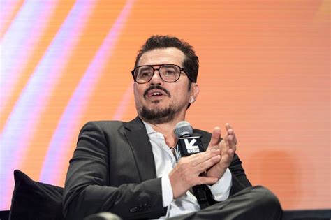 家庭影院D1 Y 开启智能娱乐新纪元，实业投资的创新机遇